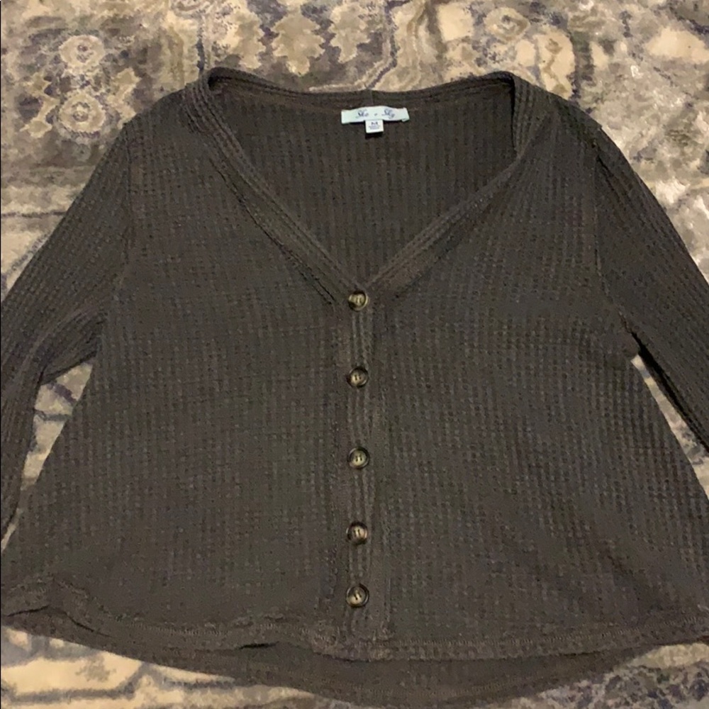 Long sleeve grey shirt